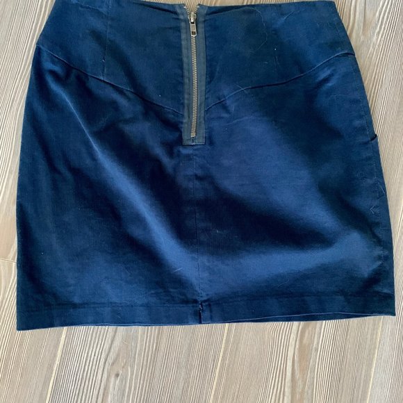 Silence + Noise size 4 navy skirt - Picture 3 of 3